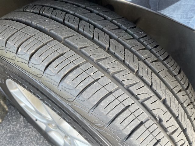 Used 2023 Chrysler Voyager LX FWD image 4