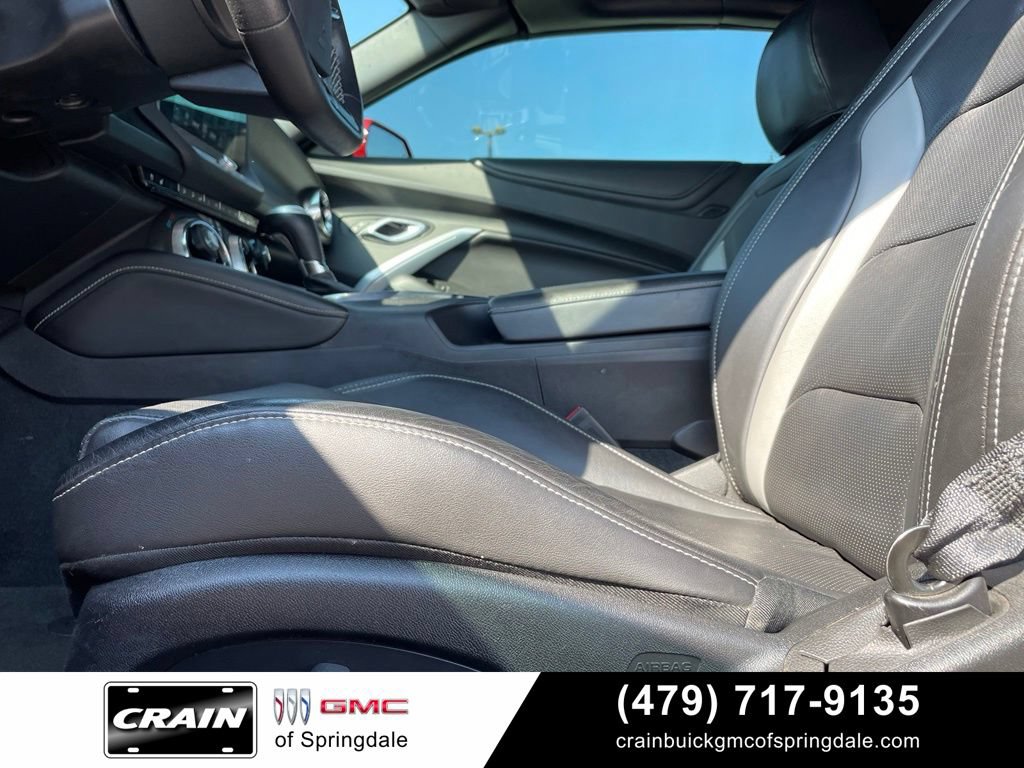 Used 2018 Chevrolet Camaro SS RWD image 10