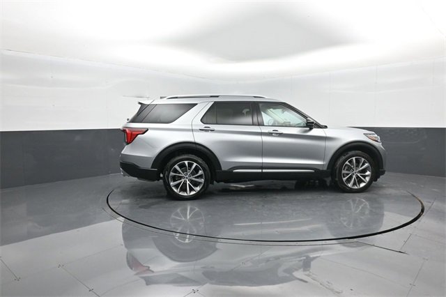 Certified 2025 Ford Explorer Platinum w/ Ultimate Package image 8