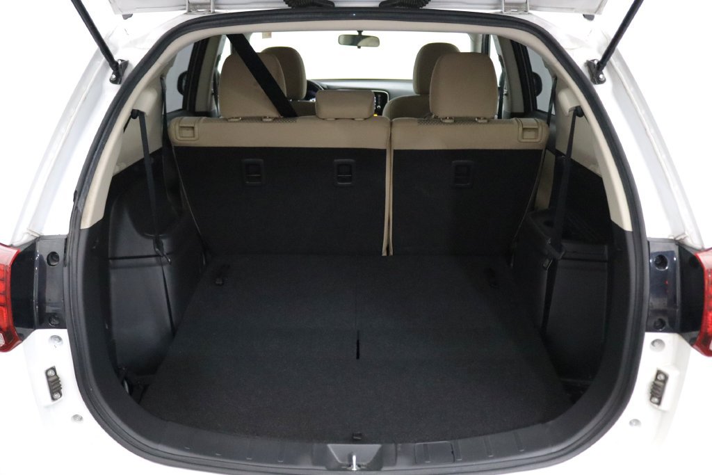 Used 2016 Mitsubishi Outlander SE FWD image 29