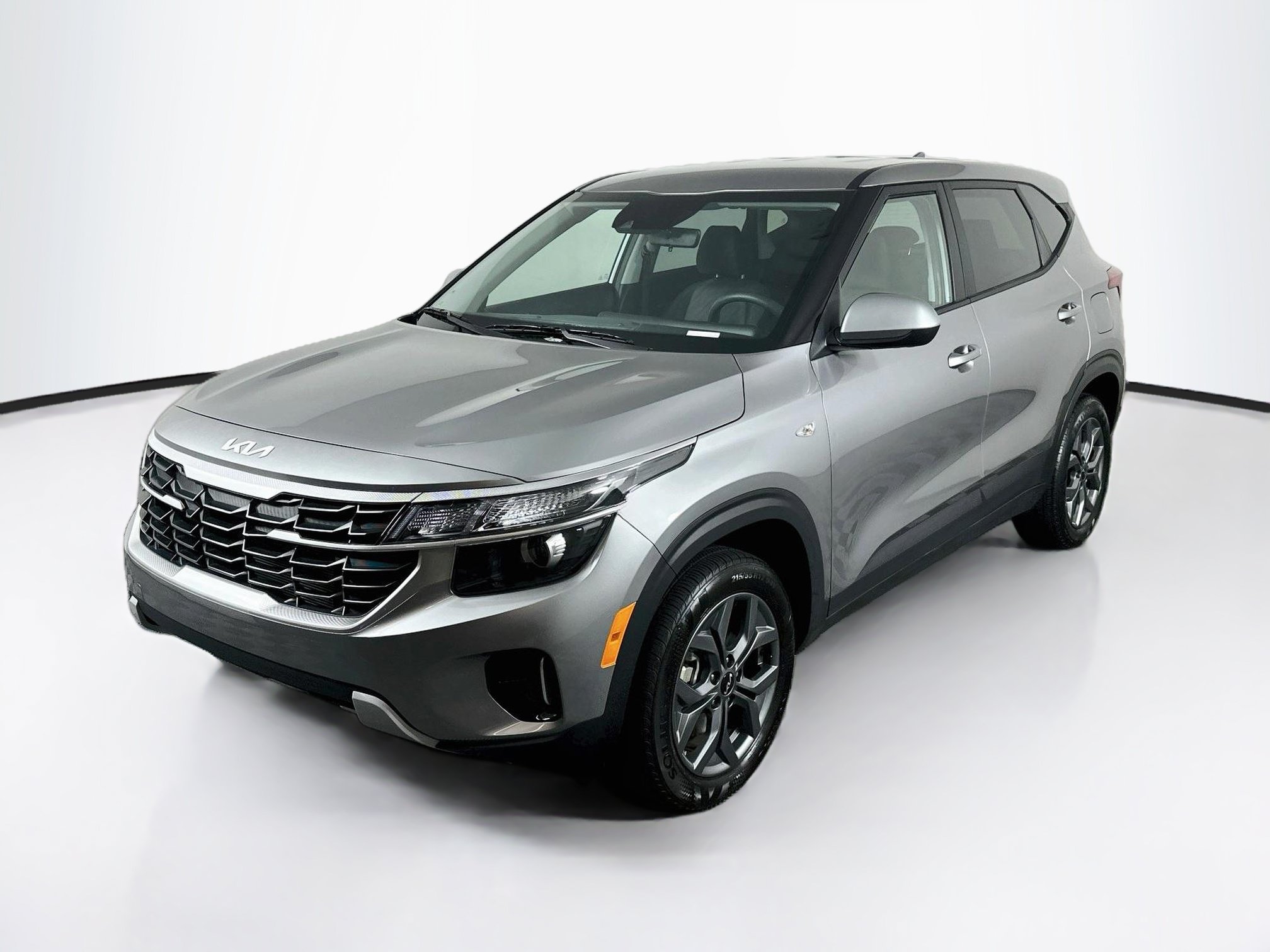 Used 2026 Kia Seltos LX AWD/4WD image 3