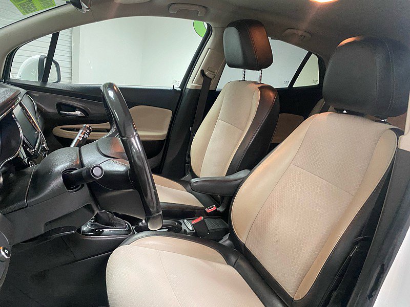 Used 2020 Buick Encore Preferred image 9