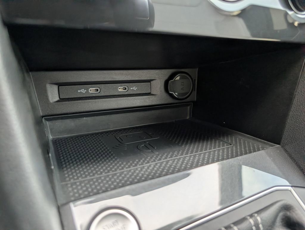 Used 2021 Volkswagen Tiguan SE FWD image 16
