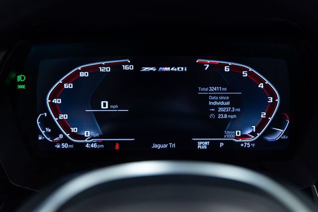 Used 2022 BMW Z4 M40i RWD image 2