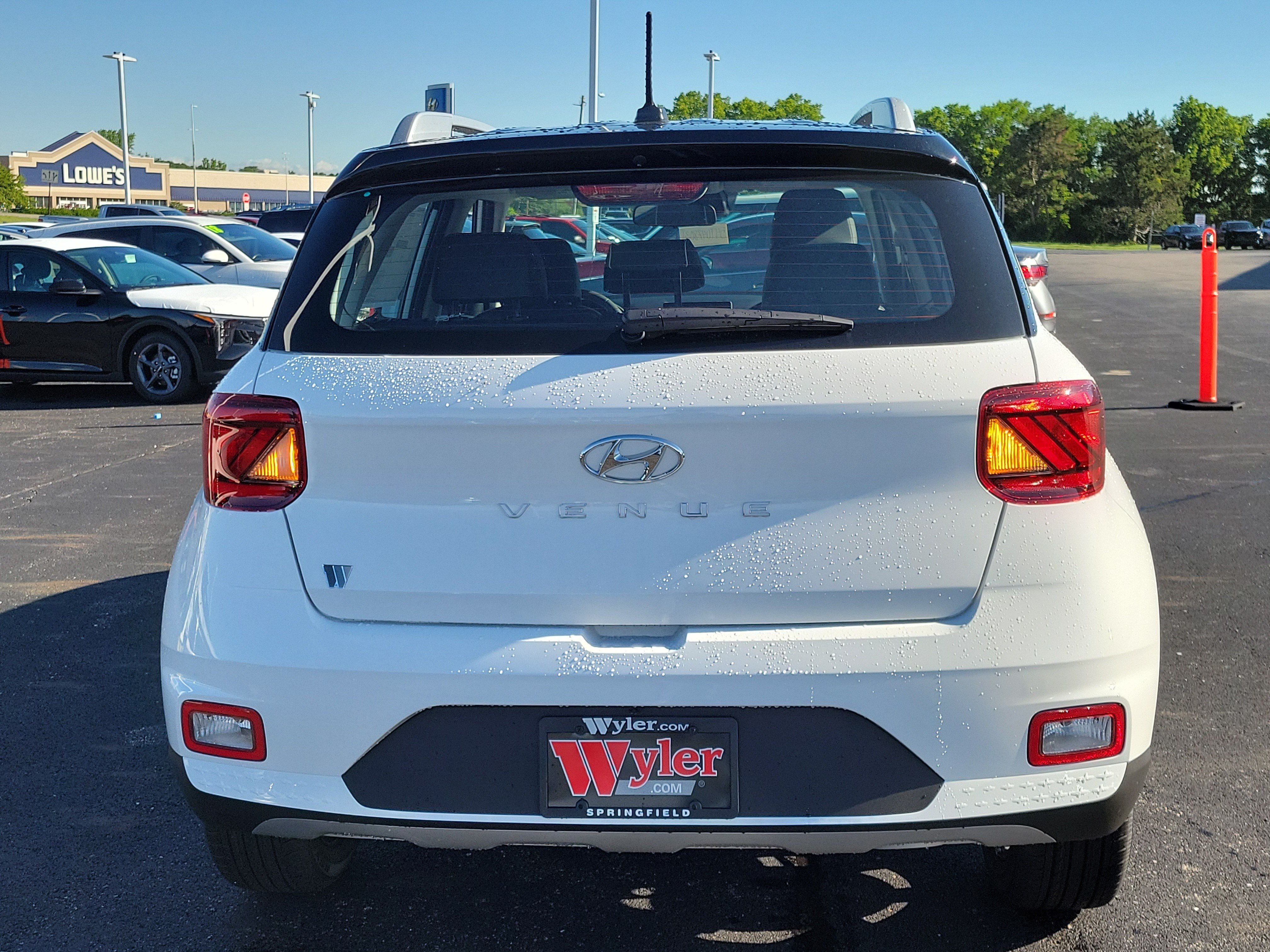 New 2026 Hyundai Venue SEL FWD image 4