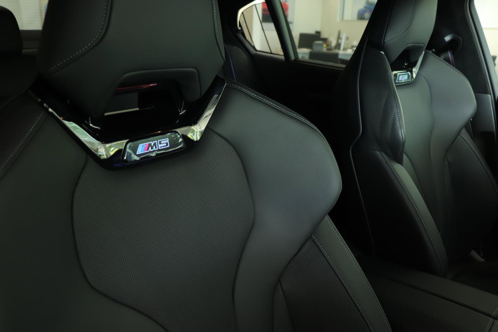 Used 2026 BMW M5 w/ Carbon Package AWD/4WD image 20