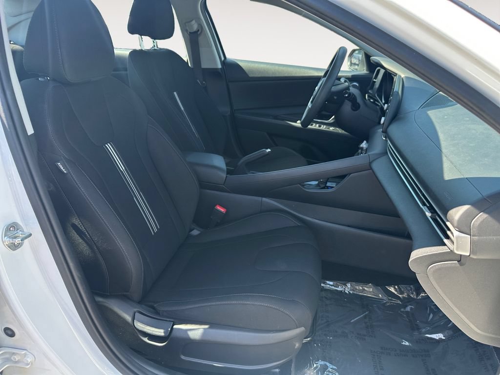 Used 2022 Hyundai Elantra SEL w/ Cargo Package FWD image 25