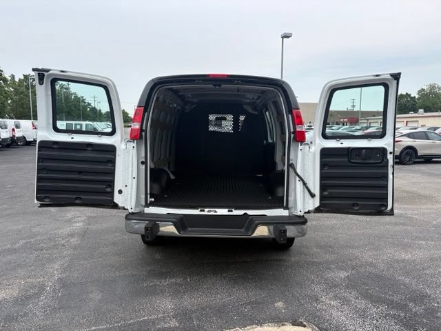 Used 2025 GMC Savana 2500 w/ Driver Convenience Package RWD image 7