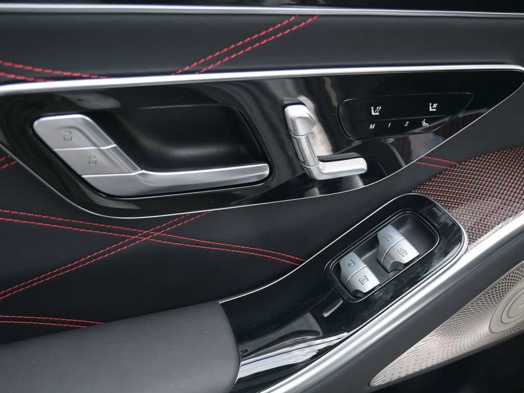 Used 2024 Mercedes-Benz S 63 AMG S w/ Rear Seat Package image 33