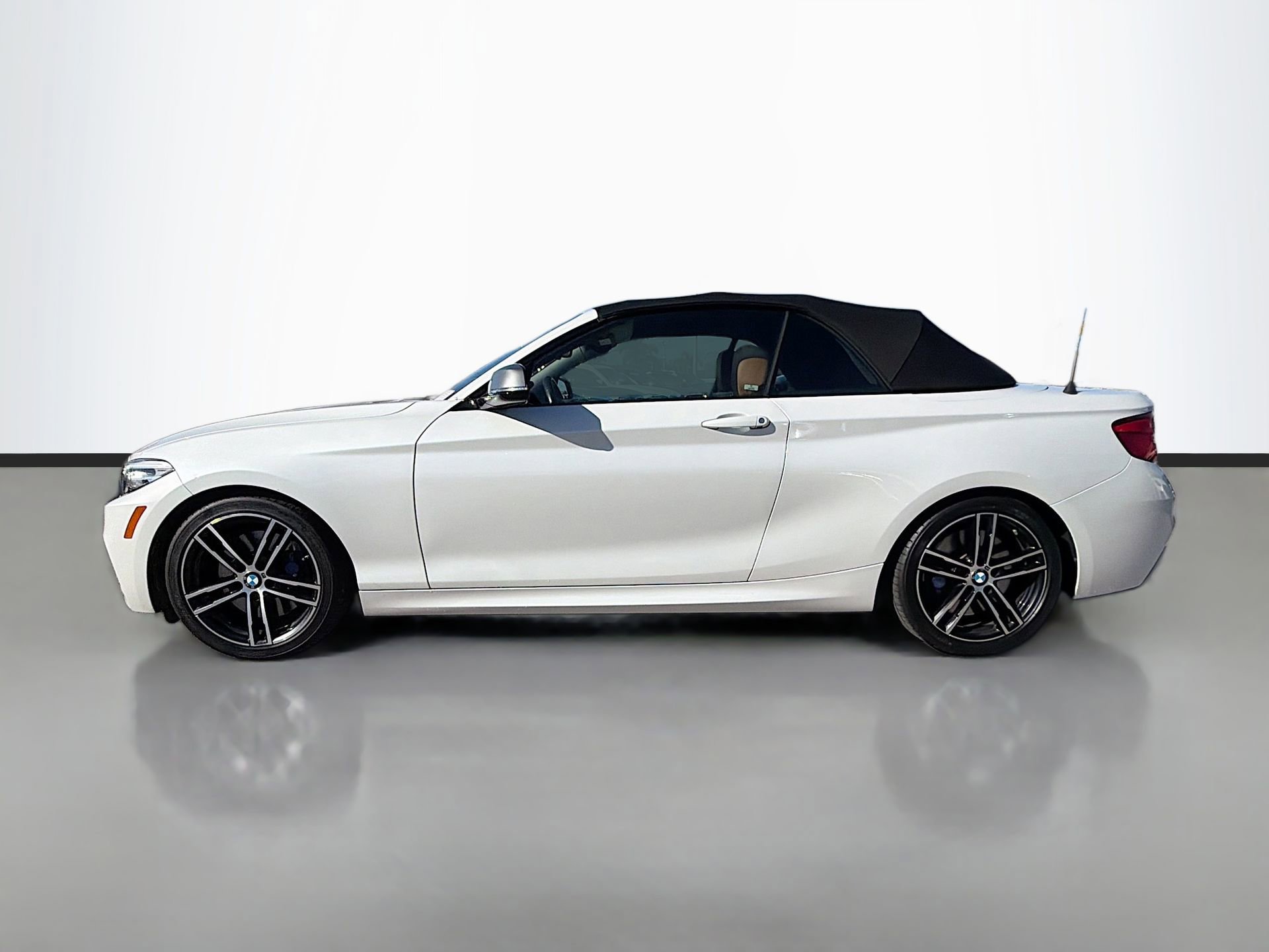 Used 2018 BMW M240i Convertible image 7