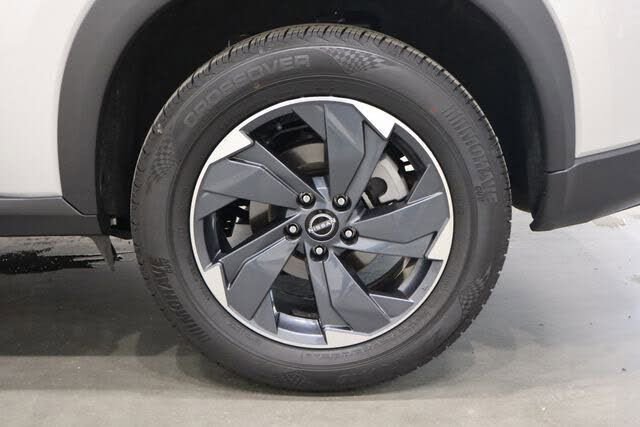 Used 2024 Nissan Rogue SV FWD image 47