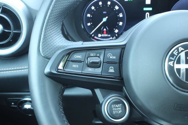 Used 2025 Alfa Romeo Tonale w/ Premium Package AWD/4WD image 25