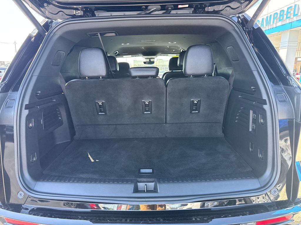 Used 2025 Chevrolet Traverse High Country FWD image 26