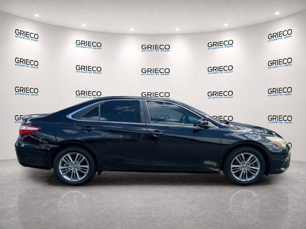 Used 2015 Toyota Camry SE FWD image 8