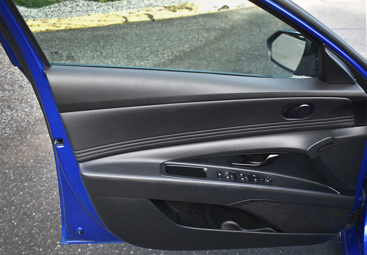 Used 2025 Hyundai Elantra Sport FWD image 23