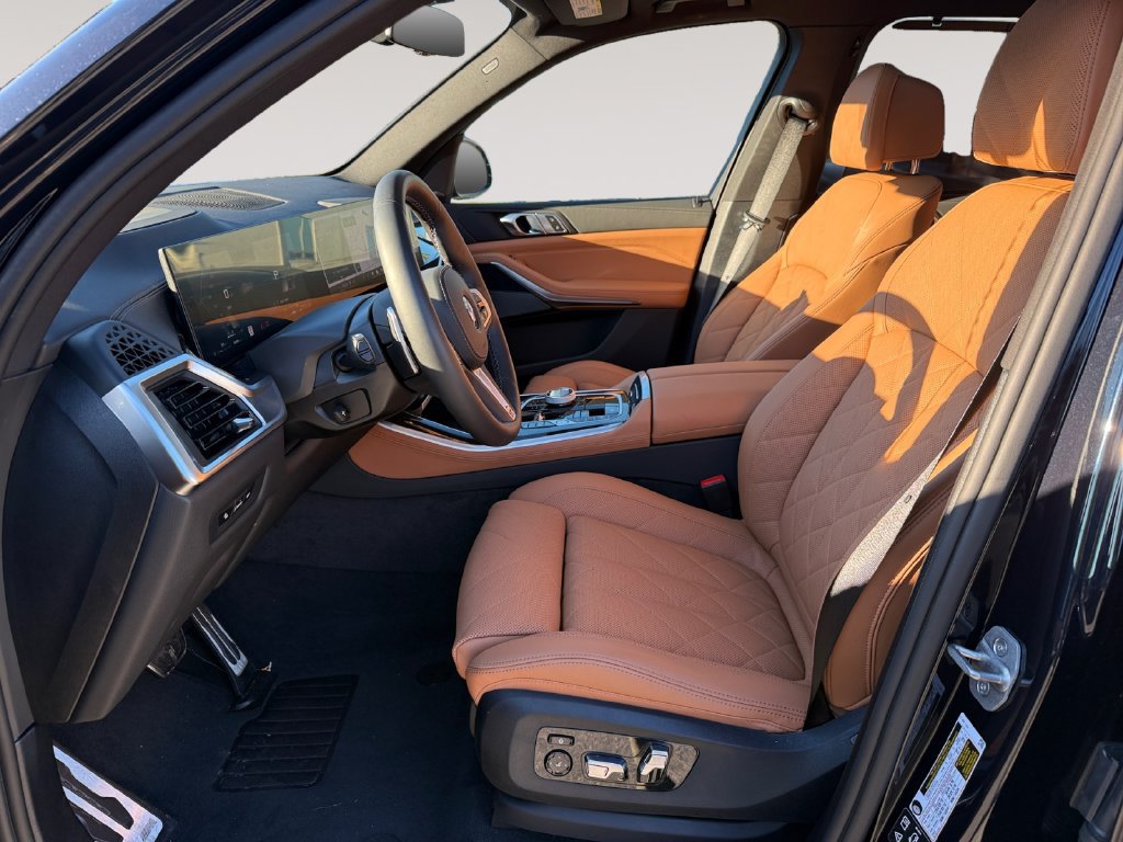 Certified 2026 BMW X5 M60i AWD/4WD image 2