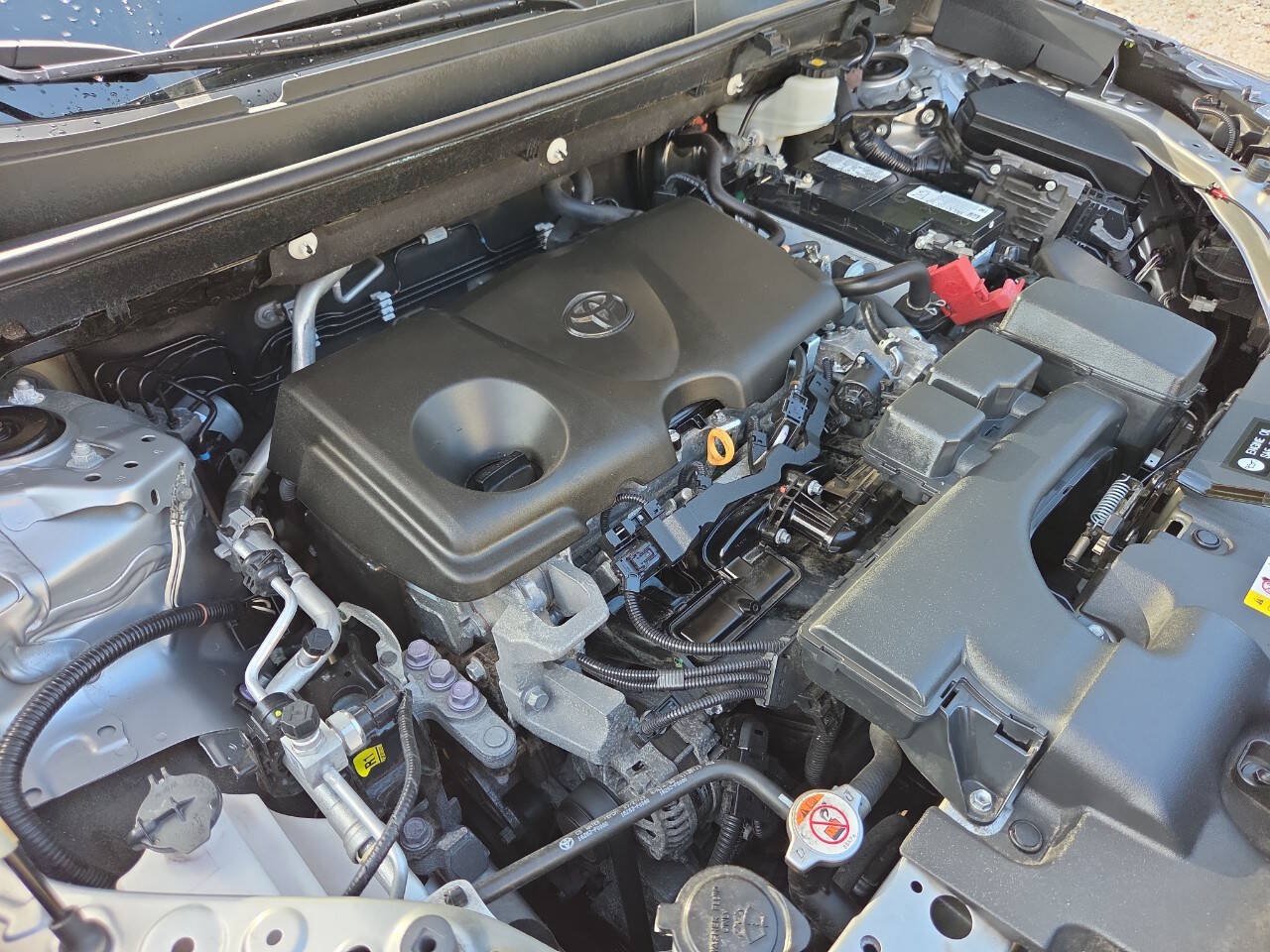 Used 2023 Toyota RAV4 LE AWD/4WD image 11