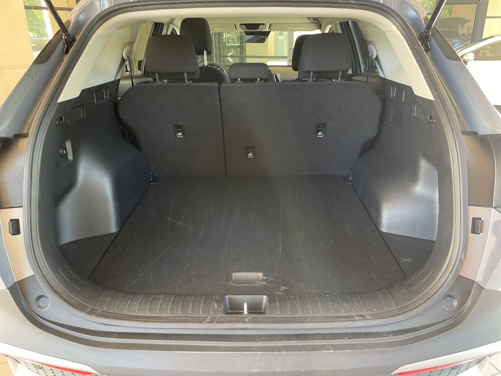 Used 2025 Kia Sportage LX image 31