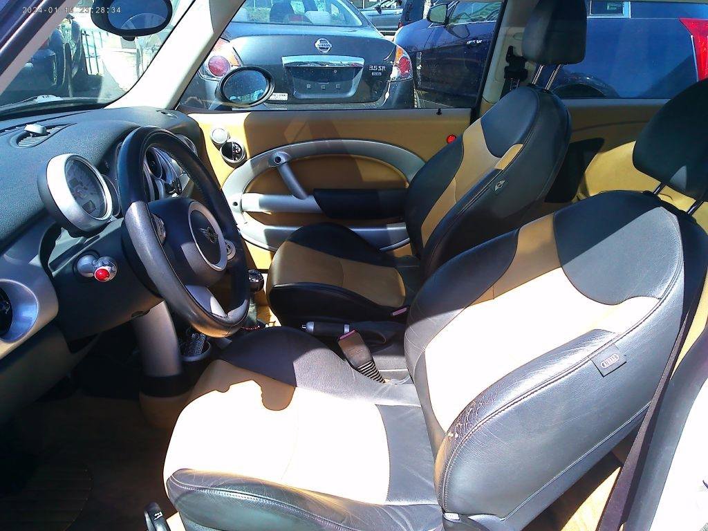 Used 2006 MINI Cooper Hardtop FWD image 7