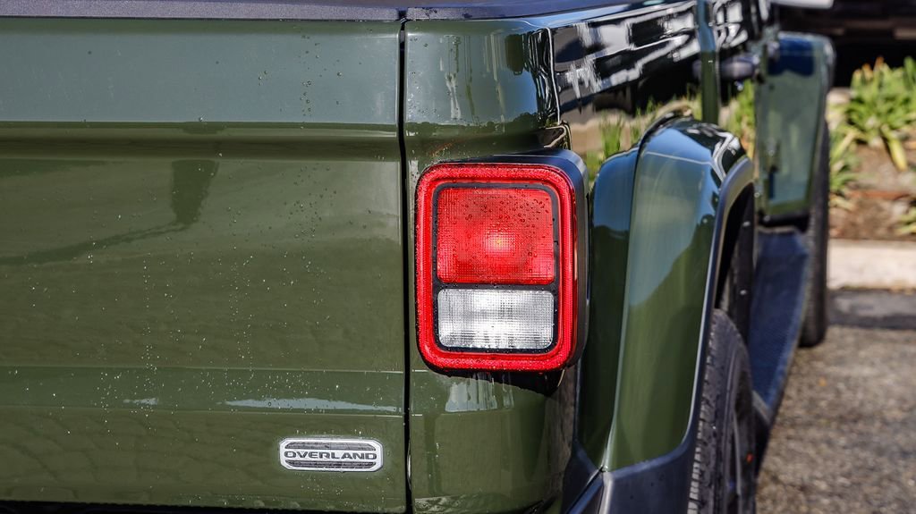 Certified 2022 Jeep Gladiator Overland w/ Trailer Tow Package image 10