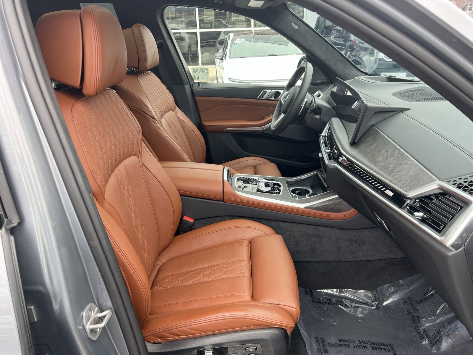 Used 2024 BMW X7 M60i w/ Executive Package image 28