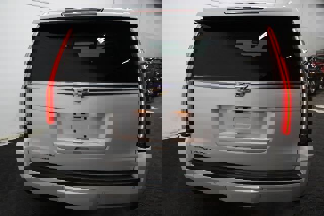 Used 2017 Cadillac Escalade Luxury AWD/4WD image 8