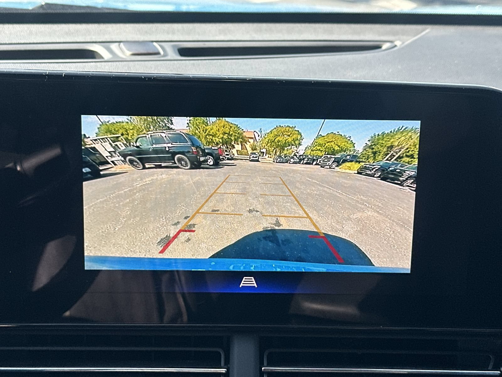 Used 2025 Chevrolet Trax RS w/ Sunroof Package FWD image 27