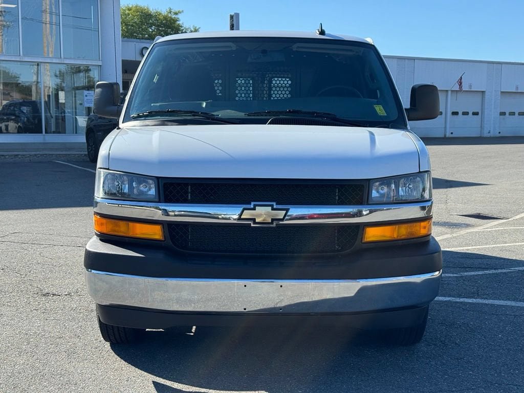 Used 2025 Chevrolet Express 2500 w/ Driver Convenience Package RWD image 10