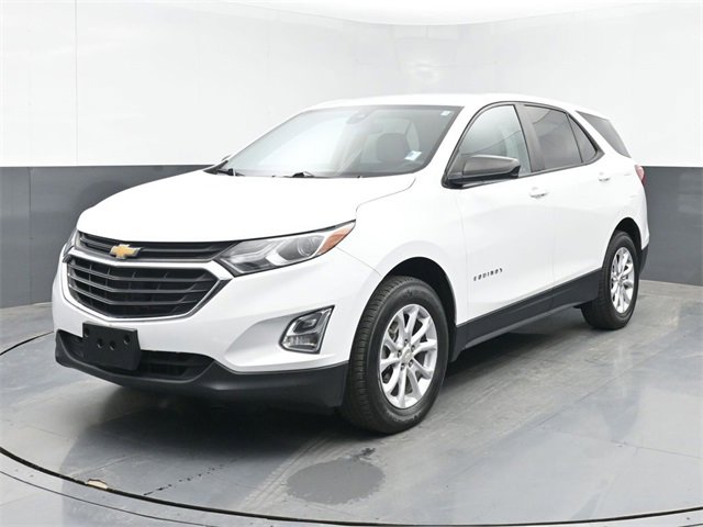 Used 2021 Chevrolet Equinox LS w/ LS Convenience Package image 2