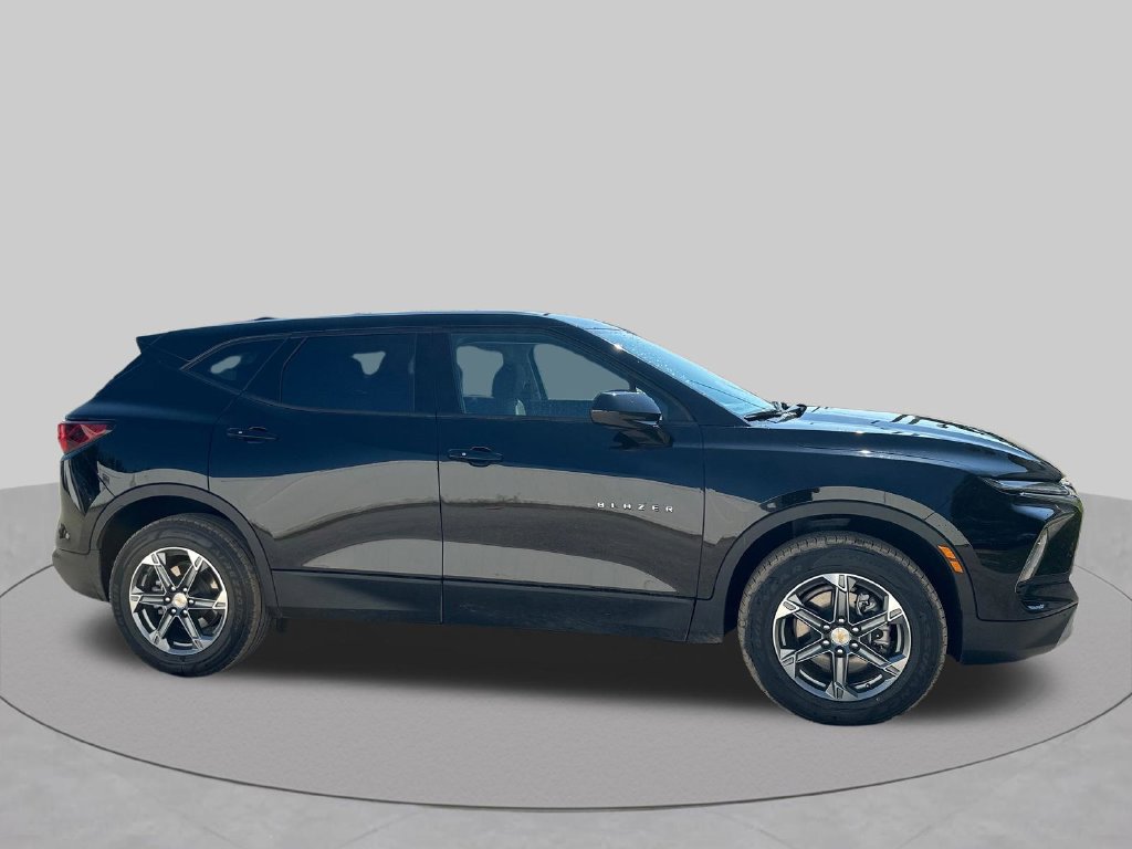 Used 2025 Chevrolet Blazer LT FWD image 38