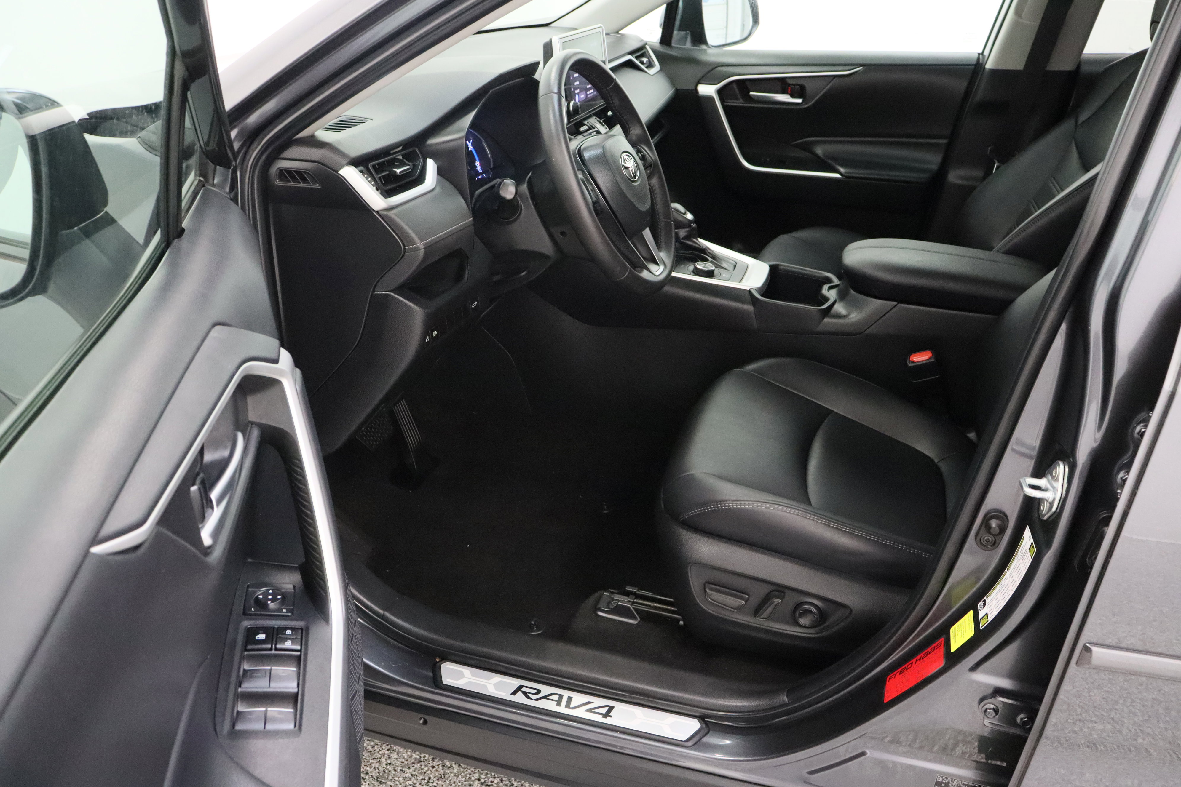 Used 2023 Toyota RAV4 XLE Premium AWD/4WD image 14