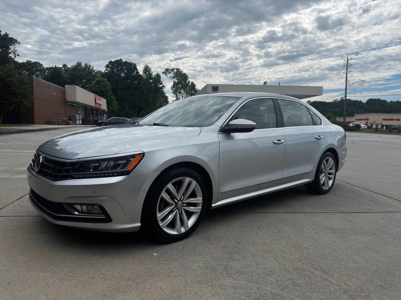 Used 2017 Volkswagen Passat 1.8T SEL Premium