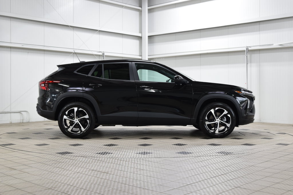 New 2026 Chevrolet Trax RS w/ Sunroof Package FWD image 9
