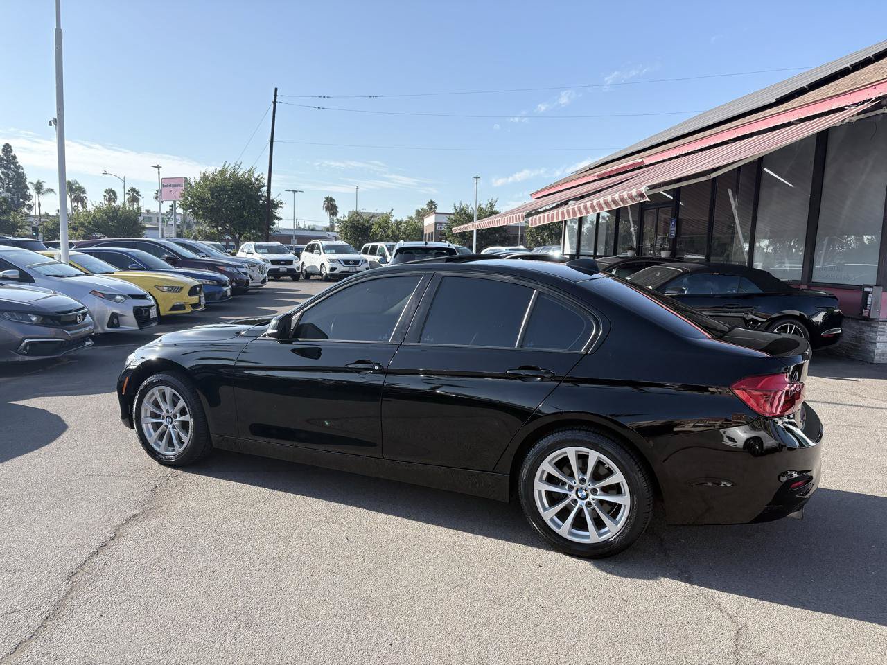 Used 2016 BMW 320i Sedan RWD image 4