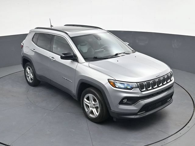 Used 2023 Jeep Compass Latitude w/ Sun and Sound Group AWD/4WD image 22