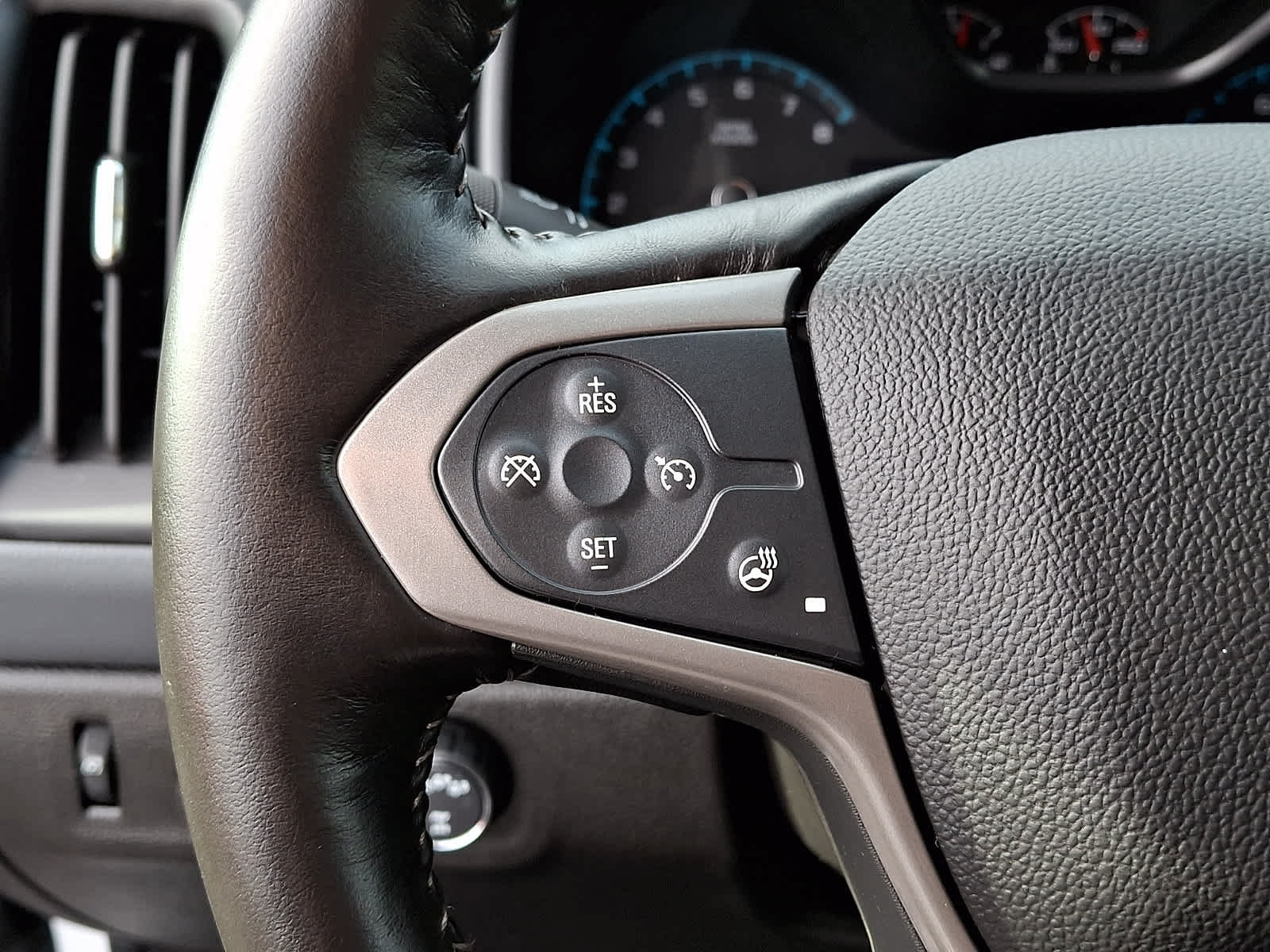 Used 2019 Chevrolet Colorado Z71 AWD/4WD image 24