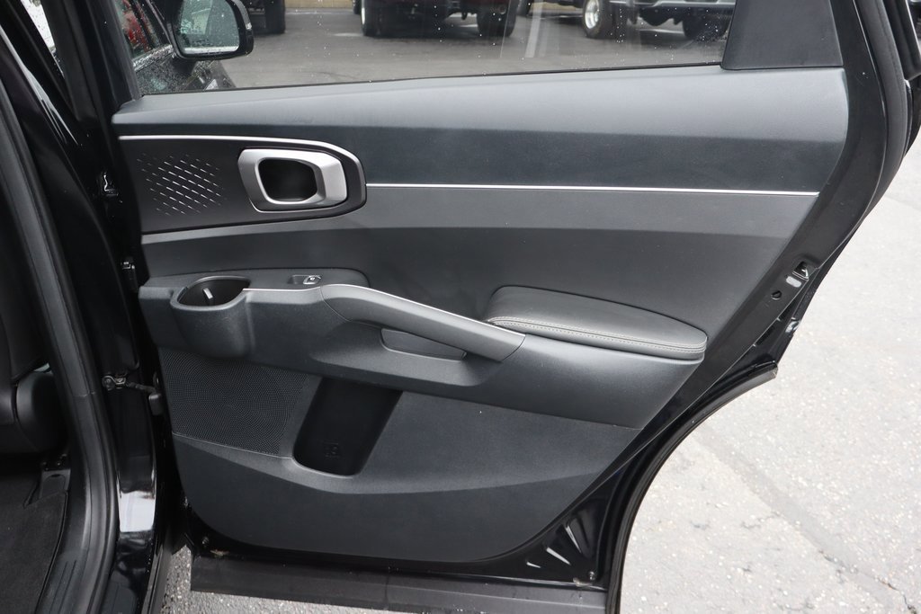 Used 2022 Kia Sorento LX image 27