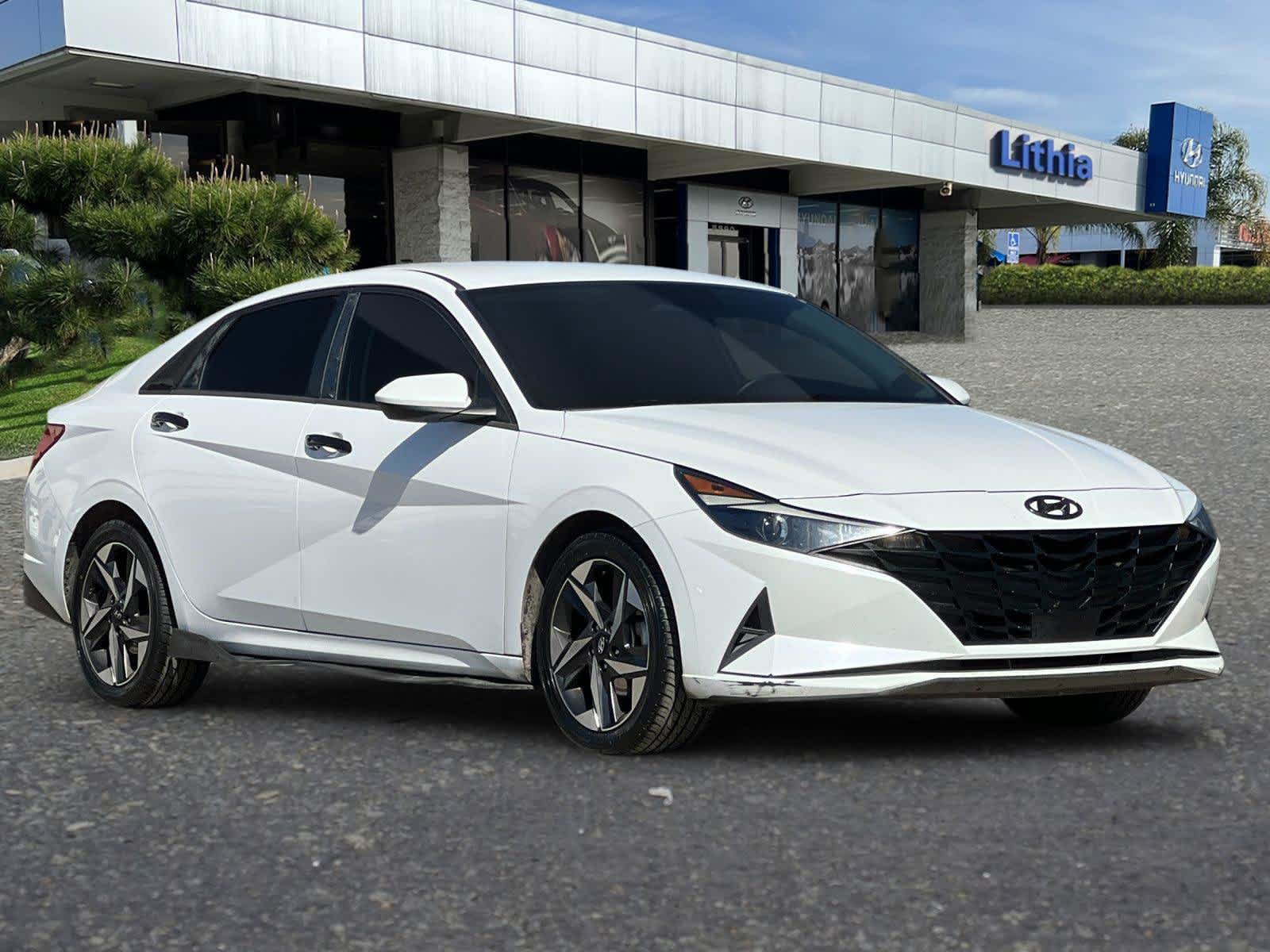 Used 2023 Hyundai Elantra SEL w/ Convenience Package FWD image 10