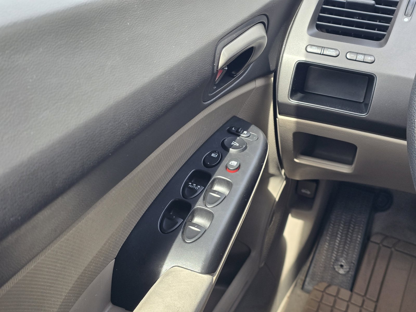 Used 2010 Honda Civic LX image 12