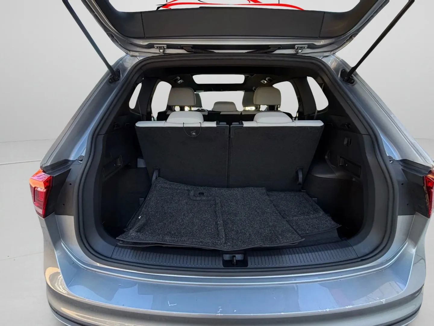 Used 2021 Volkswagen Tiguan SE R-Line w/ 3rd Row Seat Package image 27