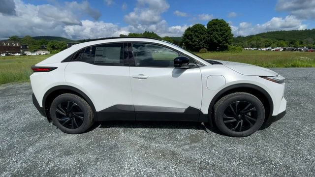 New 2026 Toyota C-HR AWD/4WD image 9