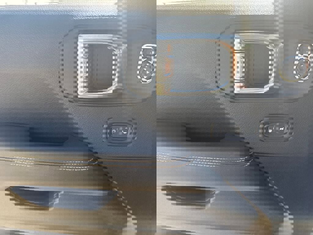 Used 2025 Jeep Gladiator Sport AWD/4WD image 15