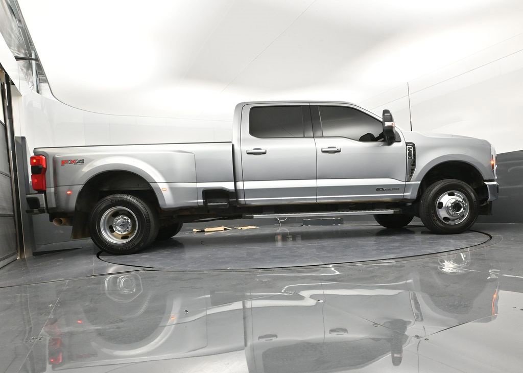 Used 2024 Ford F350 Lariat image 34