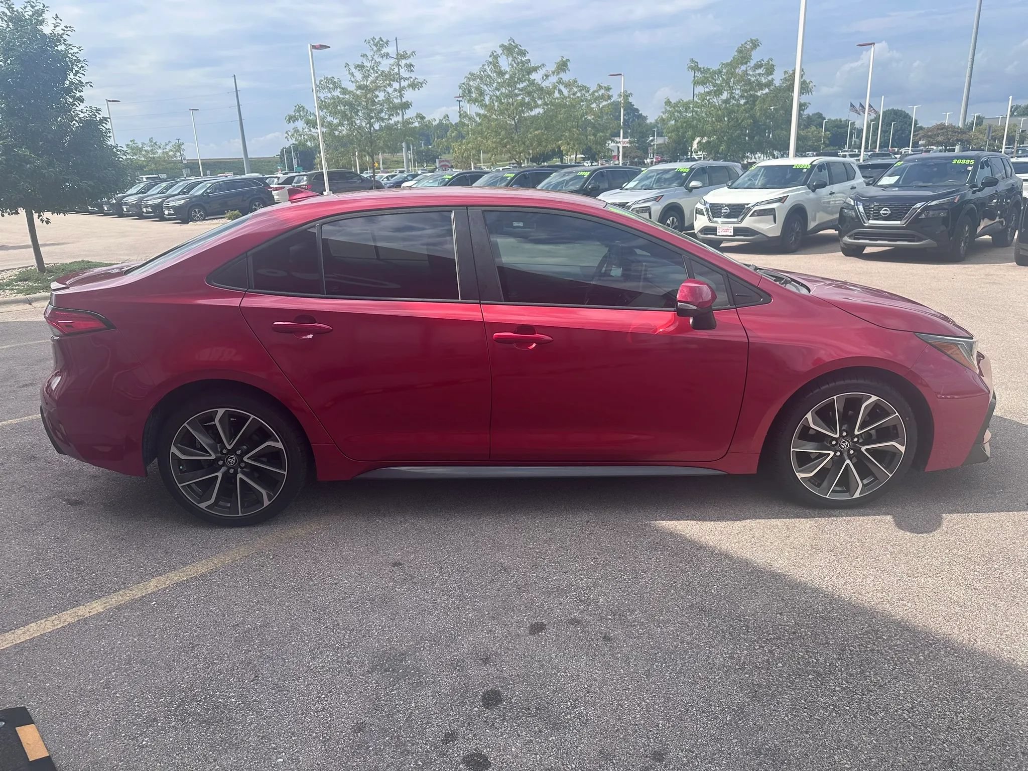 Used 2020 Toyota Corolla SE FWD image 4