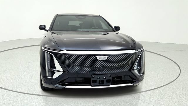 Used 2024 Cadillac Lyriq Tech AWD/4WD image 2