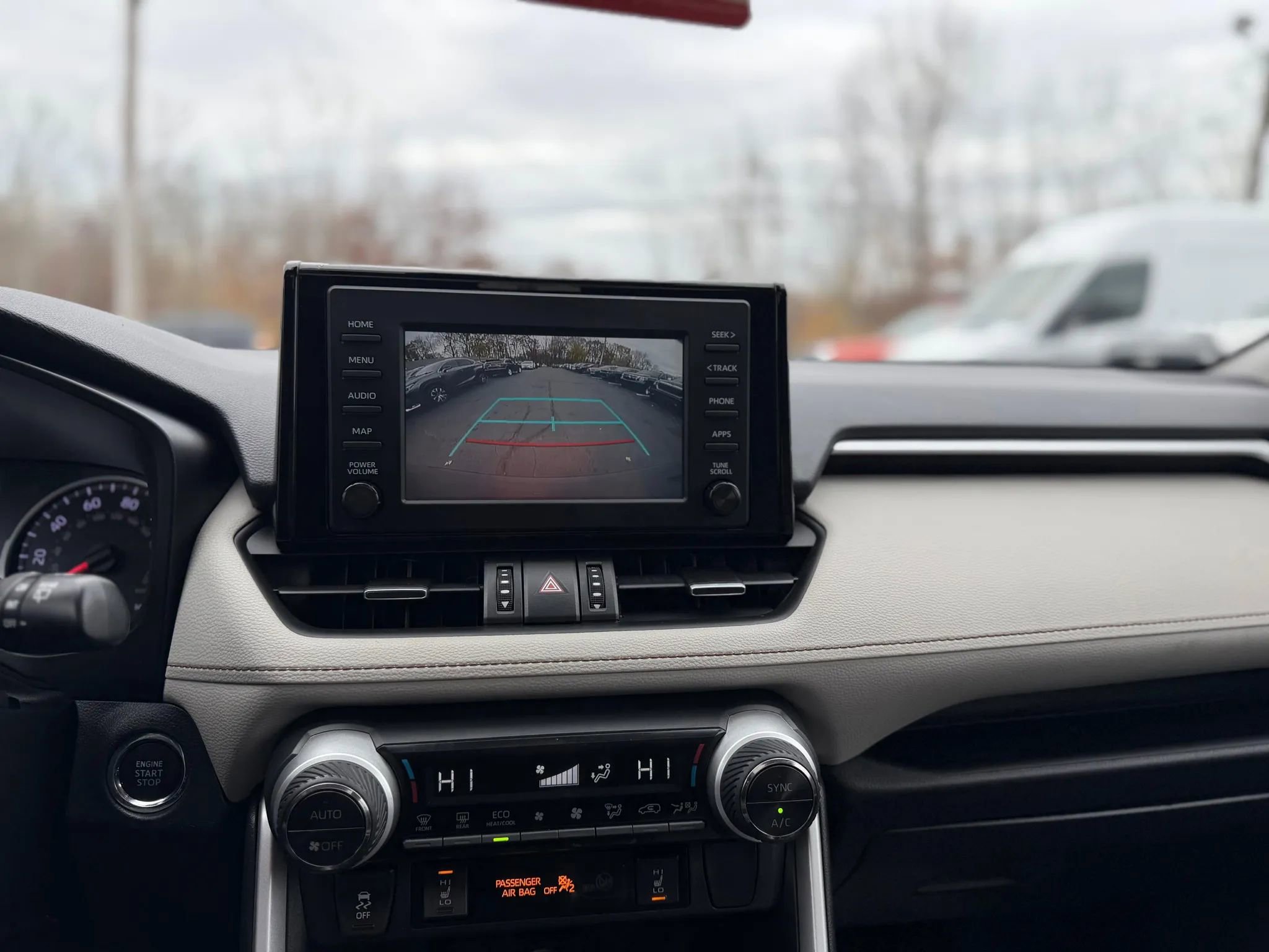 Used 2019 Toyota RAV4 XLE Premium image 19