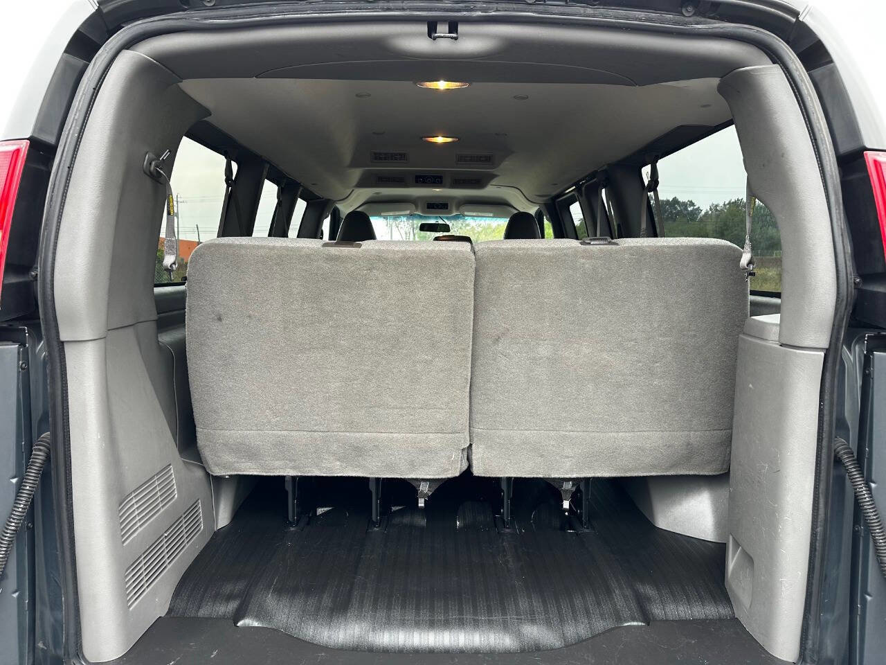 Used 2017 Chevrolet Express 2500 LS image 18