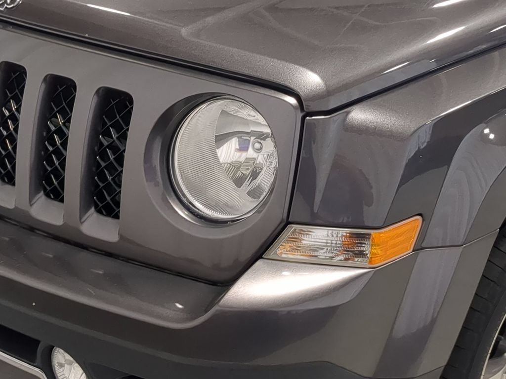 Used 2017 Jeep Patriot High Altitude FWD image 14