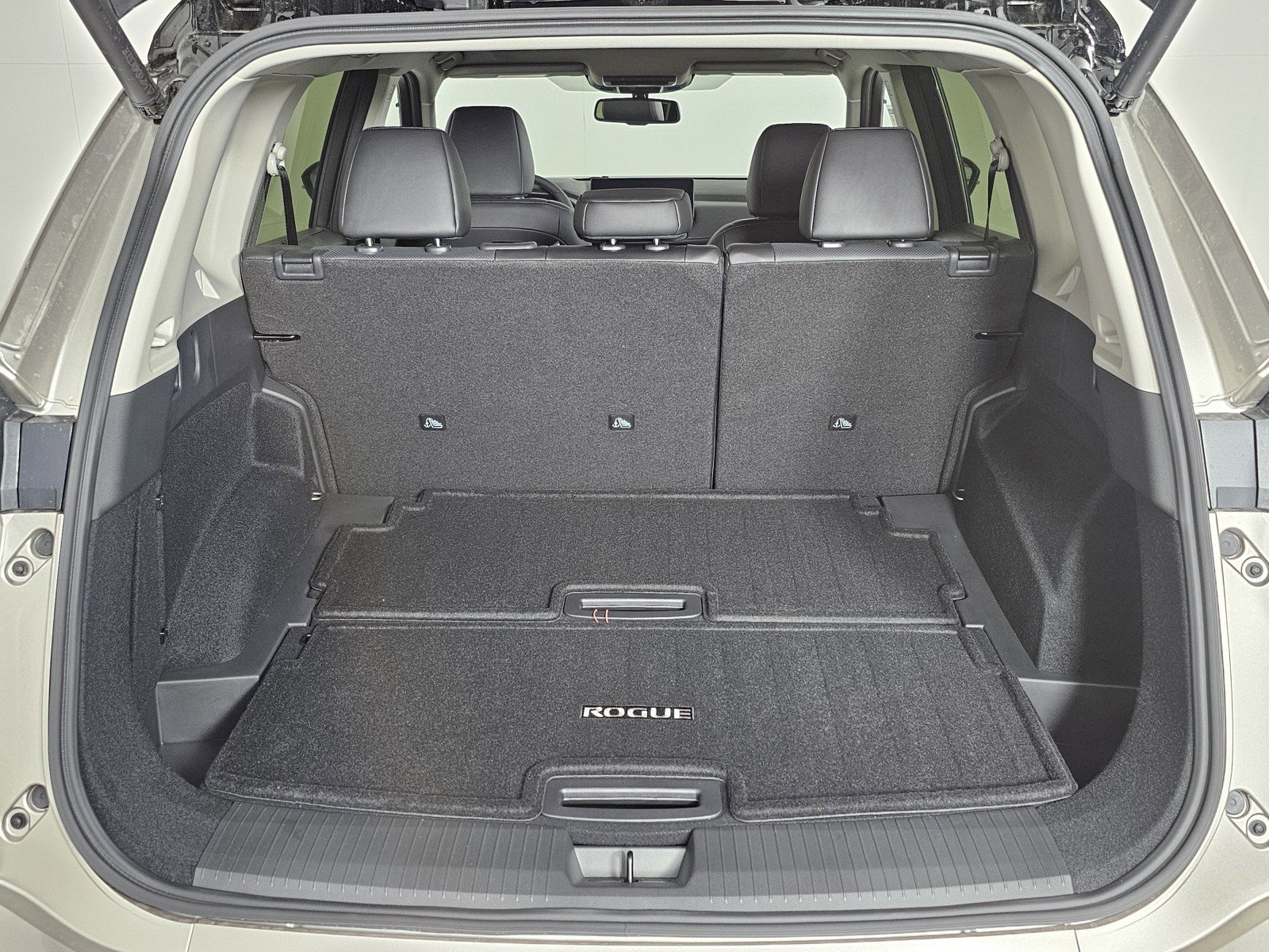 New 2026 Nissan Rogue Platinum image 18