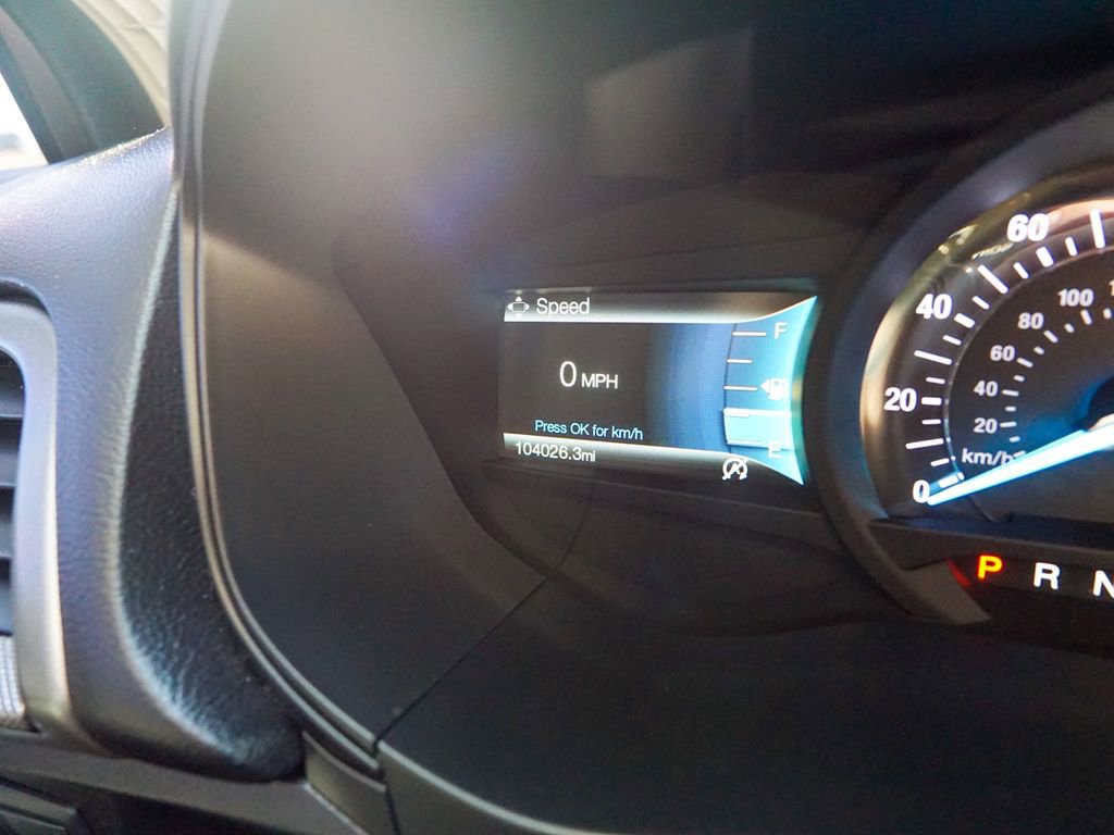 Used 2018 Ford Fusion SE w/ Fusion SE Technology Package FWD image 19